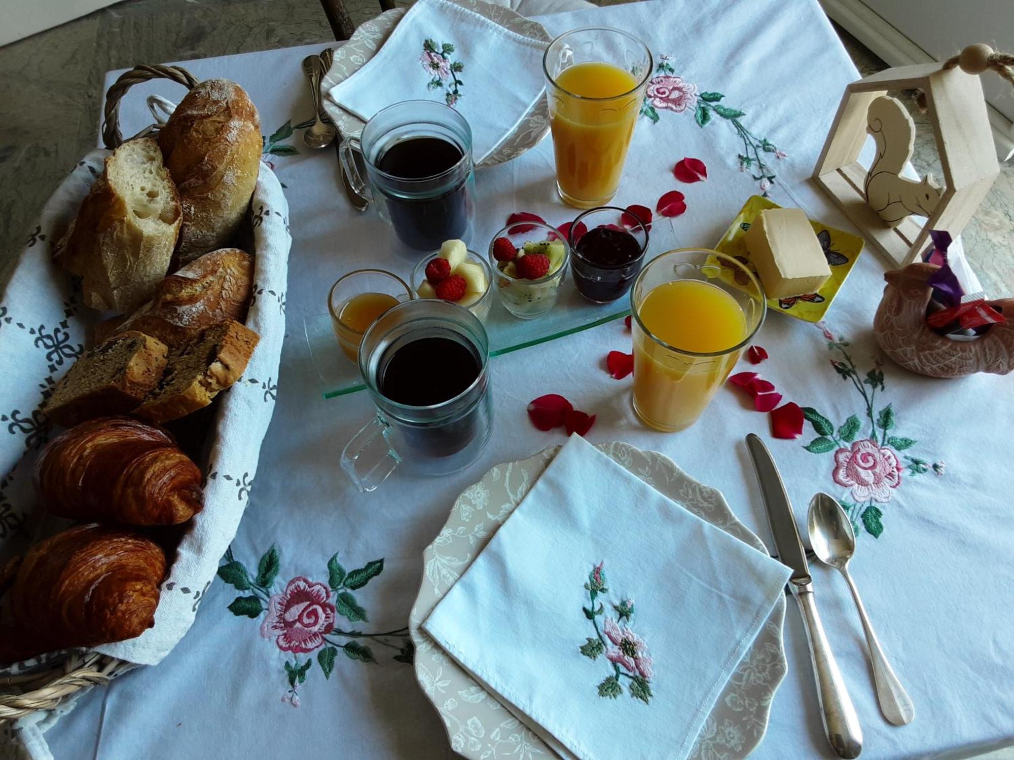 L'Ecureuil Gourmand, Chambre D'Hotes En Anjou Bleu Saint-Martin-du-Bois  Ngoại thất bức ảnh